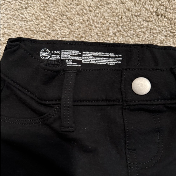 Set of 2 little girls shorts size 6 - Picture 4 of 5